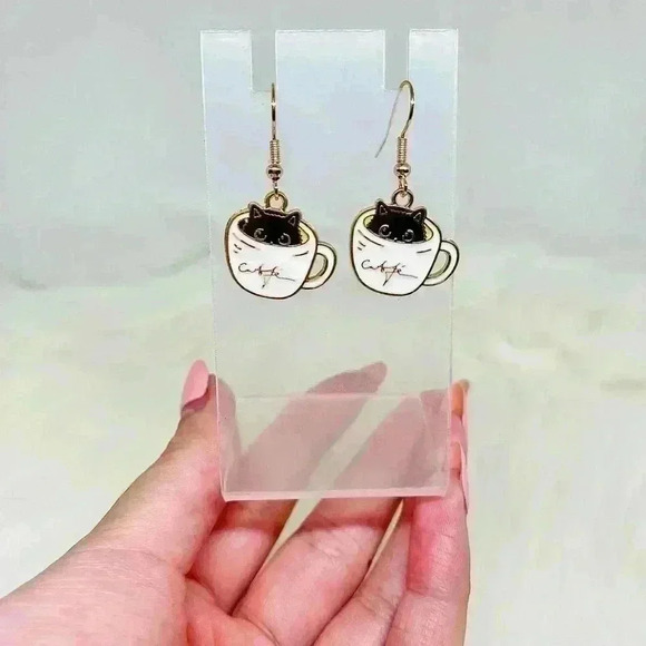 Lovely Kitty In A Coffee Cup Earrings - Picture 4 of 6